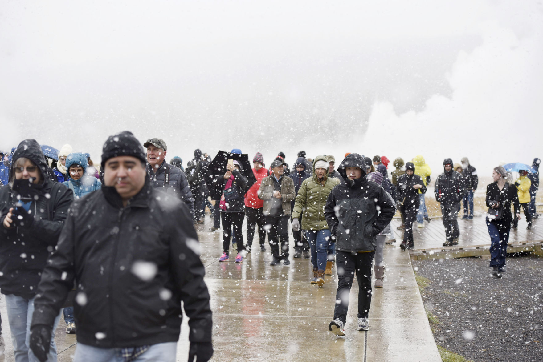 Climate change, booming population threaten Yellowstone area